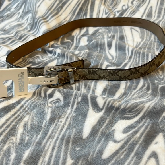 Michael Kors belt - Picture 1 of 2